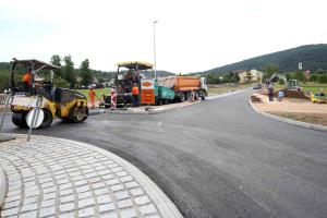 ASFALTIRANJE KROŽIŠČA FOTO LJUBO VUKELIČ 03